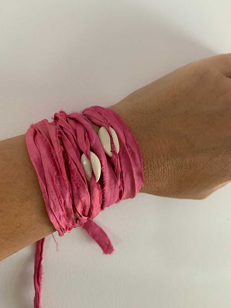 PULSERA PASTORA FUCSIA